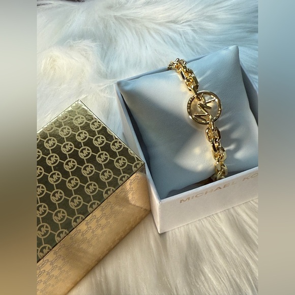 NEW‼️ Michael Kors MK Logo Gold Chain Bracelet NWT
